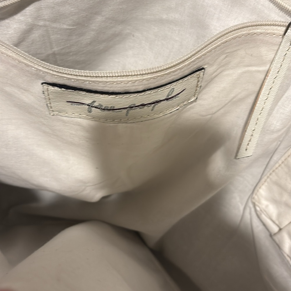 Free People " Off the Record‎ " carryall.Light cream - Picture 7 of 15